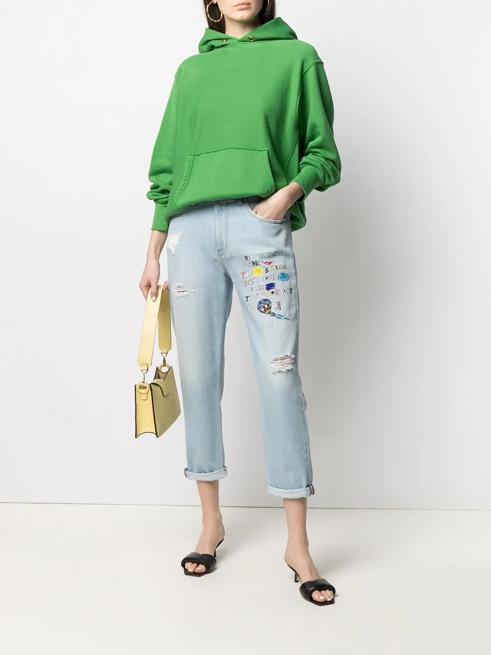 фото Love moschino джинсы бойфренды с надписью