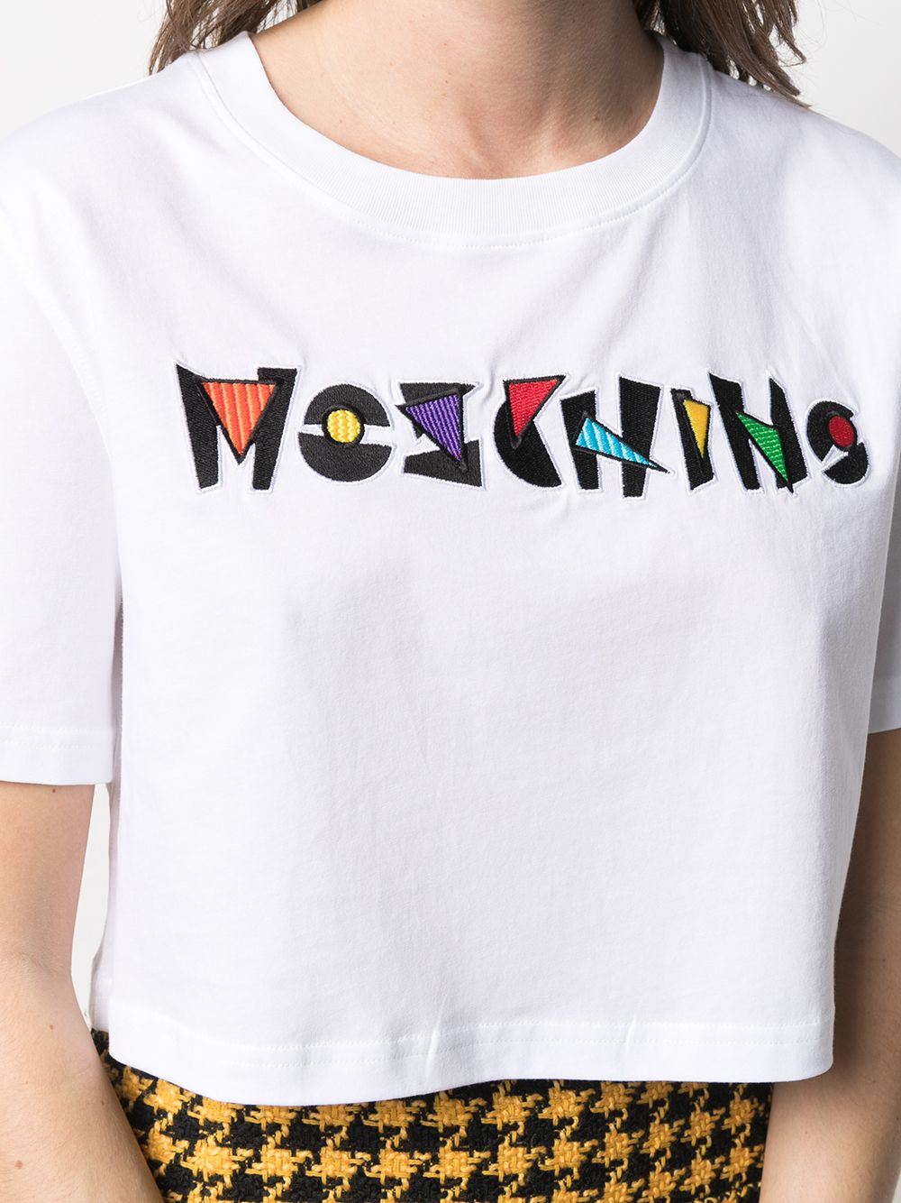 фото Moschino укороченная футболка с вышитым логотипом