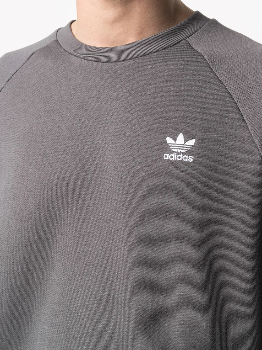 фото Adidas толстовка с вышитым логотипом