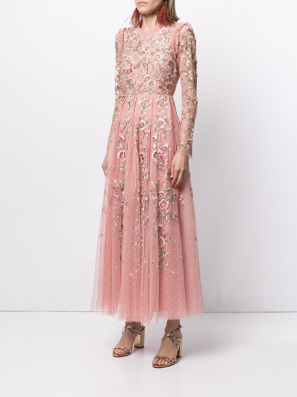 фото Needle & thread платье с оборками и цветочной вышивкой