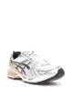 الصورة 2 من ASICS سنيكر بأجزاء مخيوطة