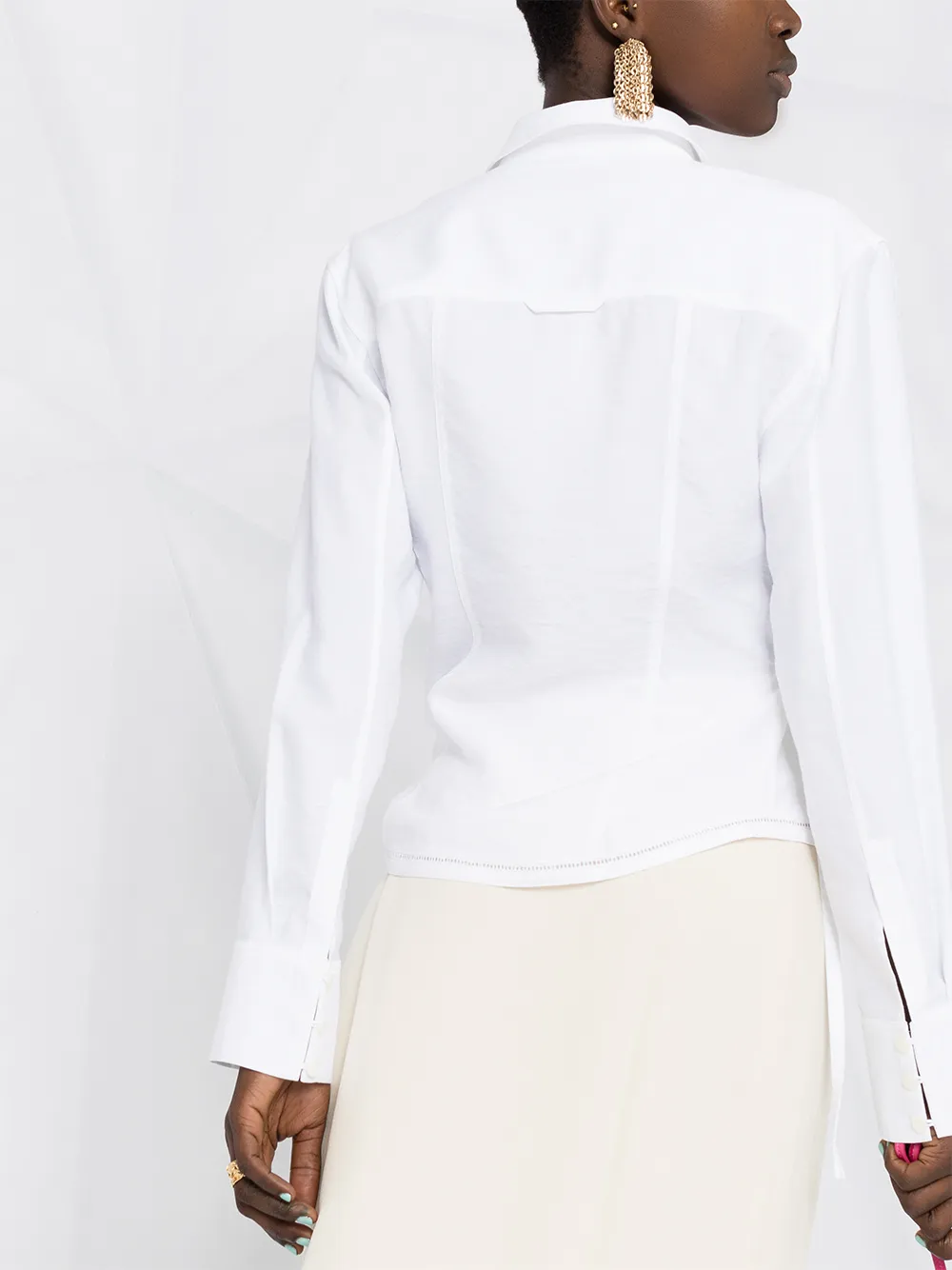 фото Jacquemus рубашка la chemise nappe с вырезами