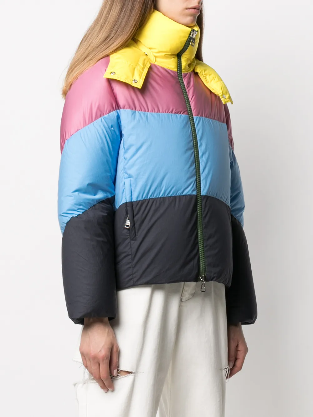 фото Jw anderson пуховик bickly из коллаборации с moncler