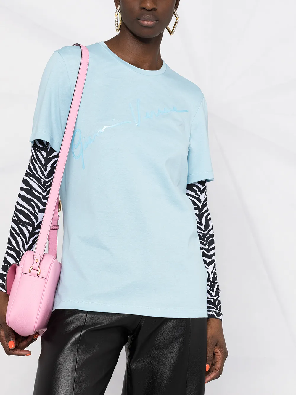 фото Versace футболка с логотипом gv signature