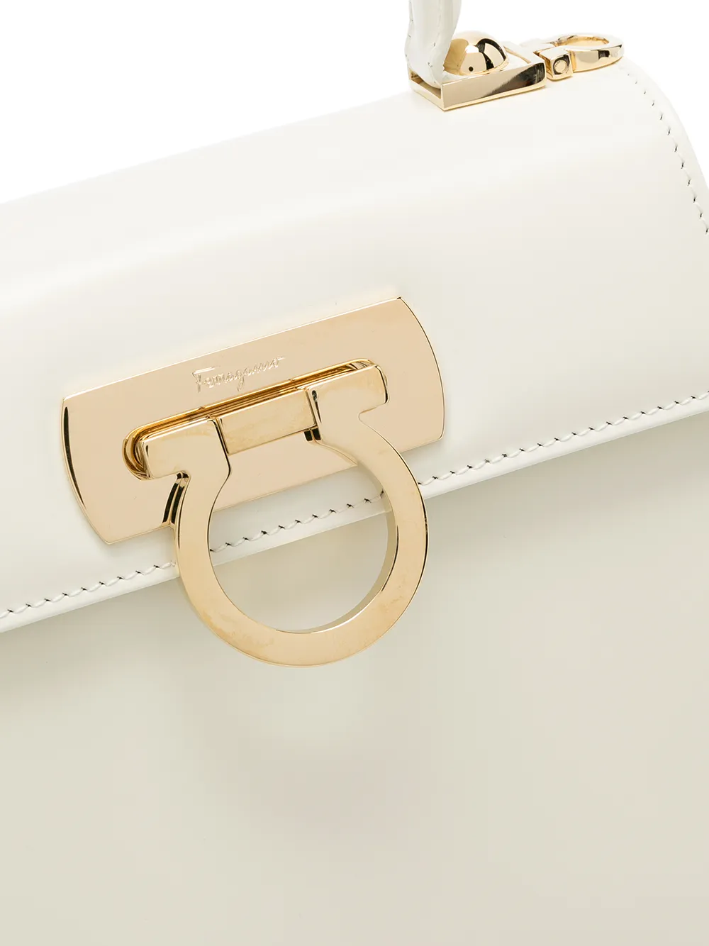 фото Salvatore ferragamo сумка-тоут с декором gancini