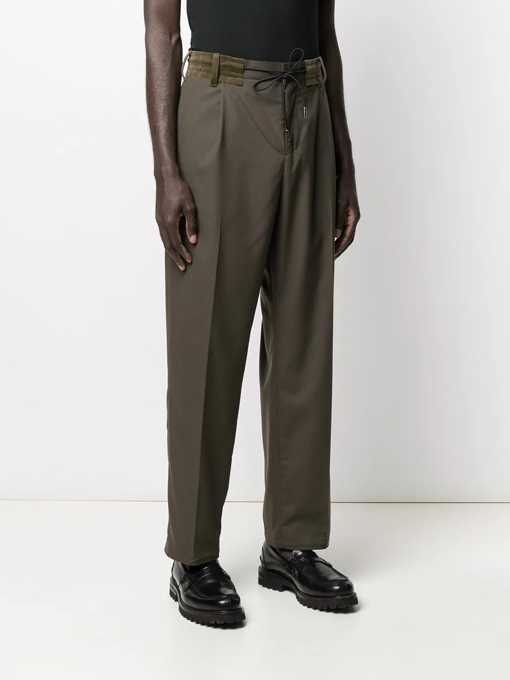 фото Sacai зауженные брюки с кулиской