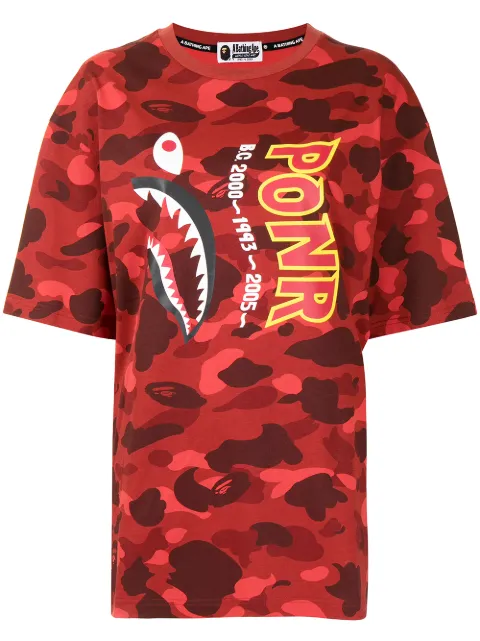 A BATHING APE® 카무플라주 샤크 프린트 티셔츠 | 전 세계 럭셔리 브랜드를 한눈에 볼 수 있는 파페치 ✈ 한국까지 쉽고 빠른 배송... 