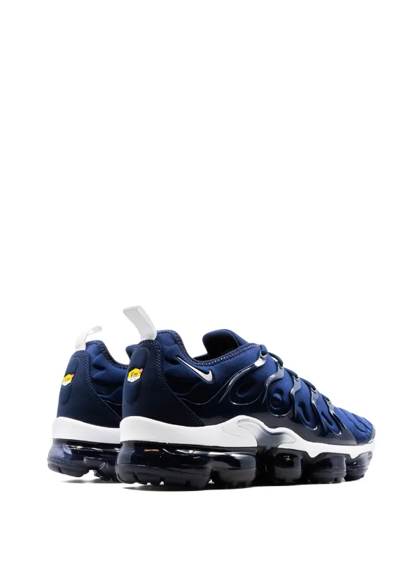 Navy blue and white vapormax on sale