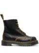 Imagem 1 de Dr. Martens Bota com cadarço contrastante
