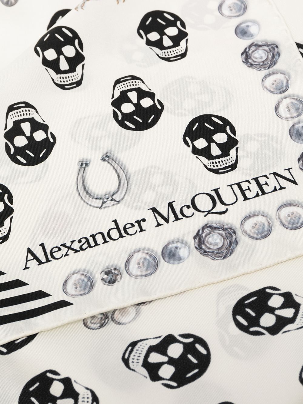 фото Alexander mcqueen шаль heart and skull