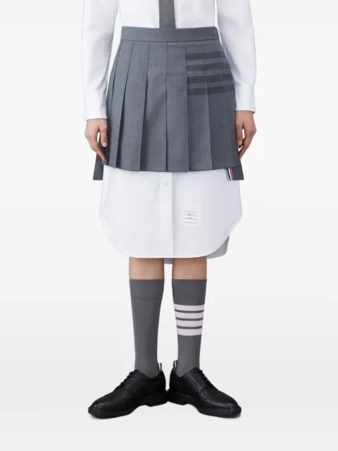 Thom Browne تنورة ميني بكسرات و4 خطوط 