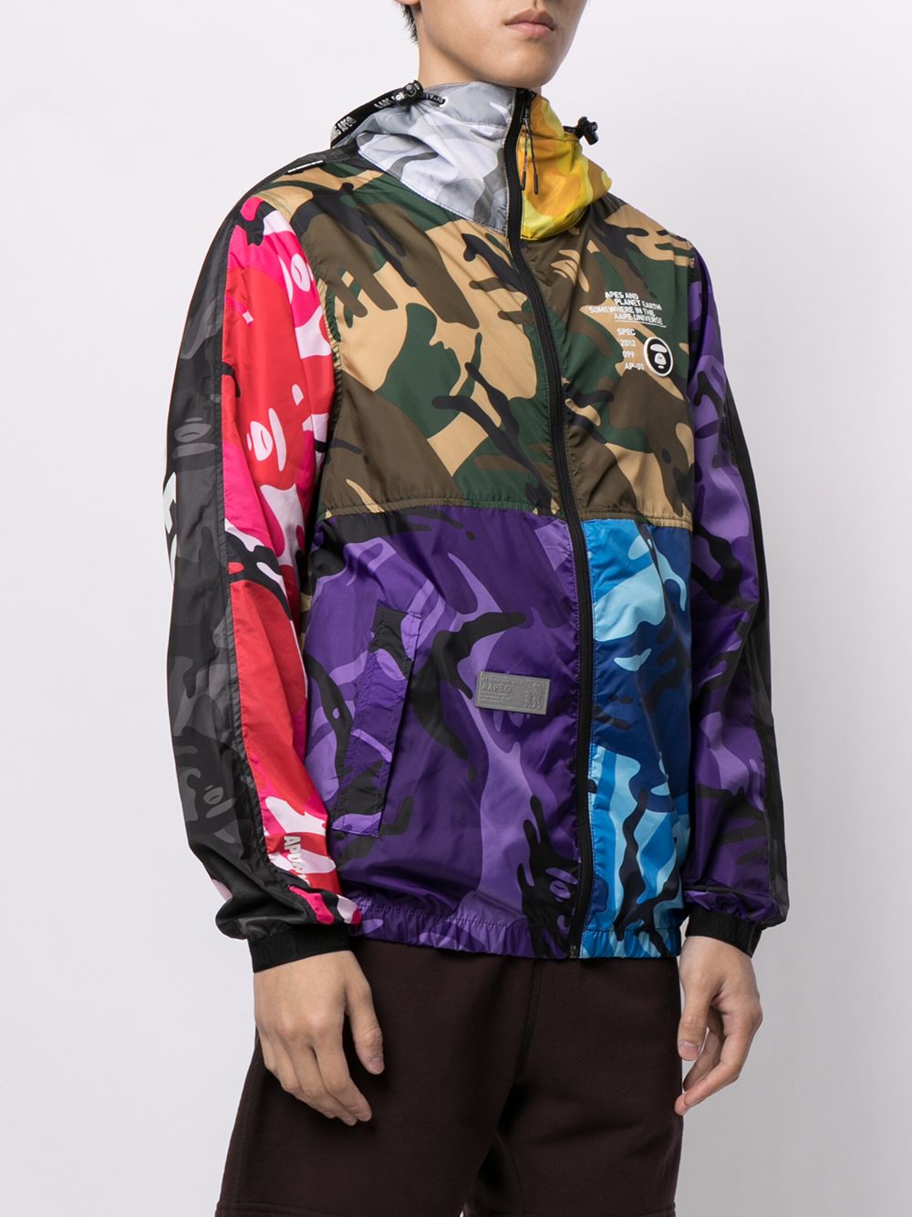 фото Aape by *a bathing ape® куртка с капюшоном и камуфляжным принтом