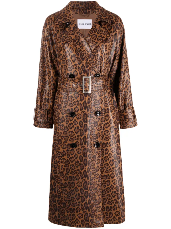 stand leopard coat