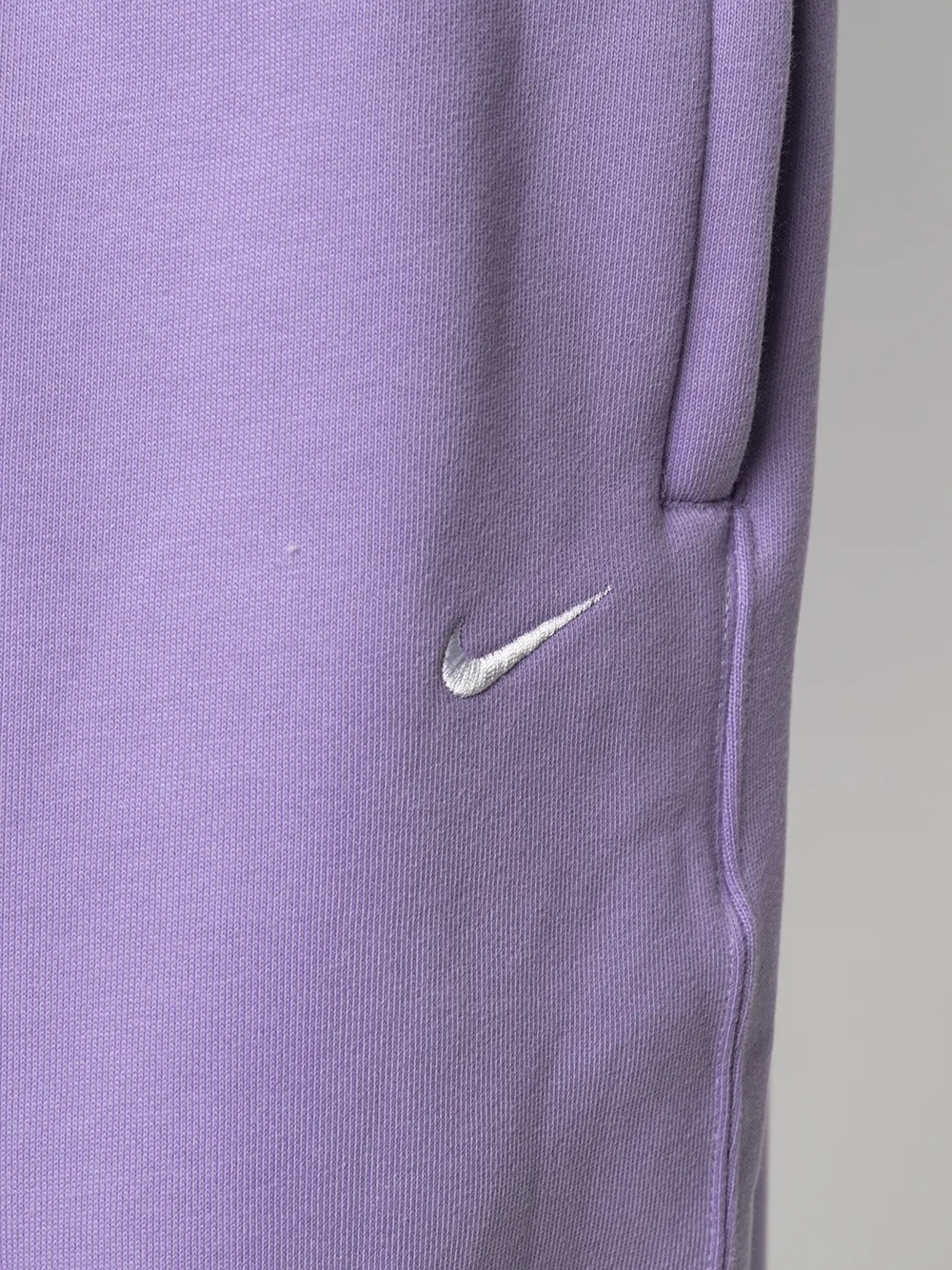 фото Nike спортивные брюки с вышивкой swoosh