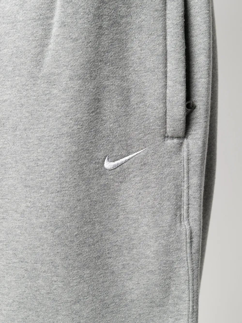 фото Nike спортивные брюки с вышивкой swoosh