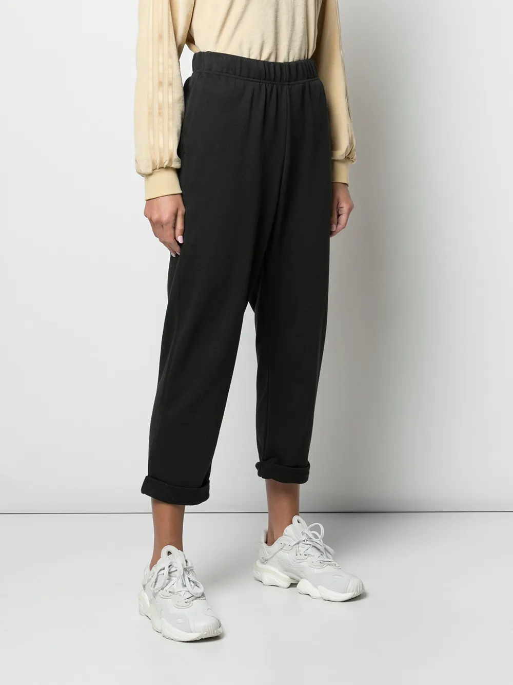 фото Adidas спортивные брюки с вышивкой