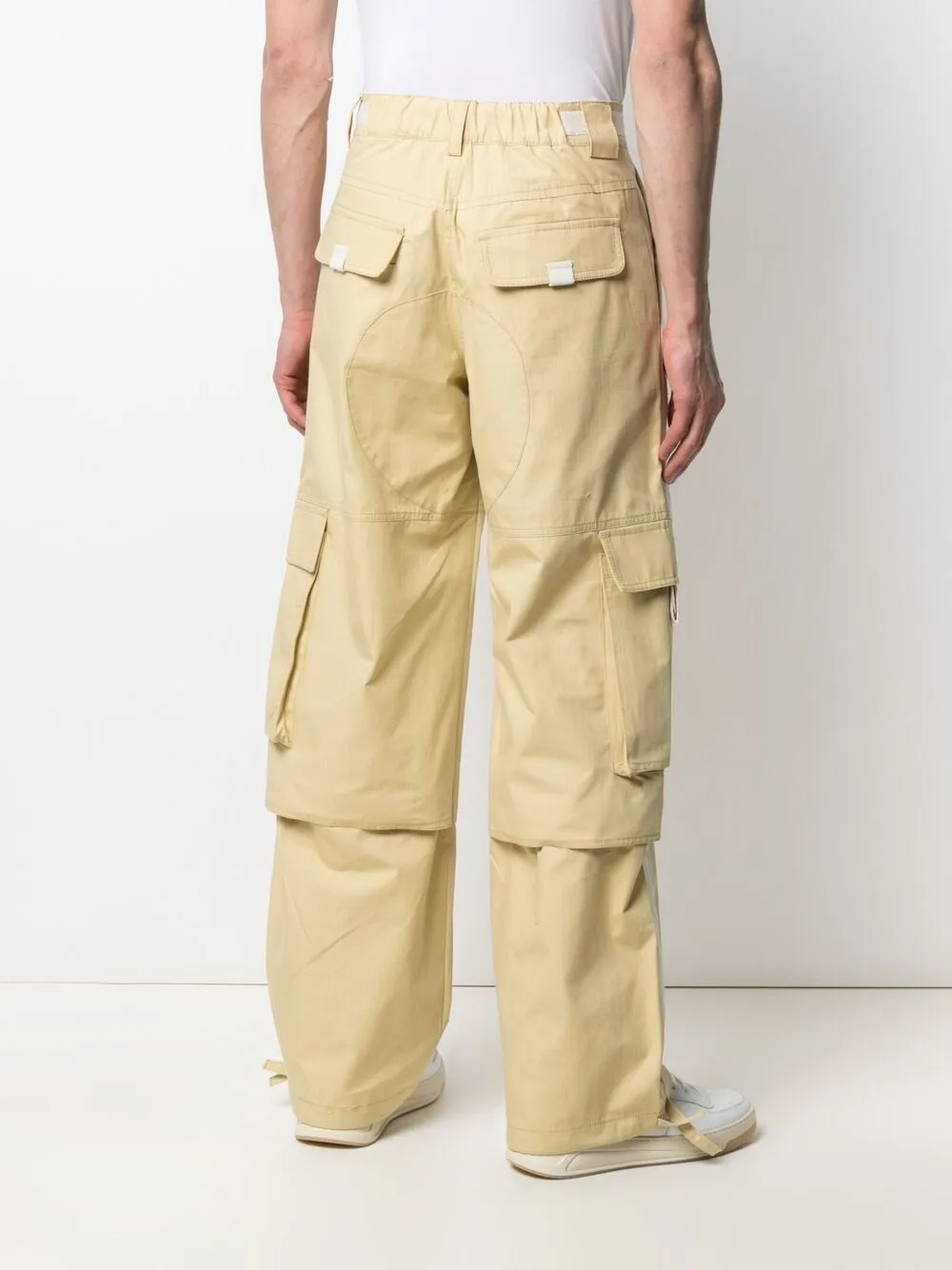 фото Jacquemus брюки карго le pantalon alzu