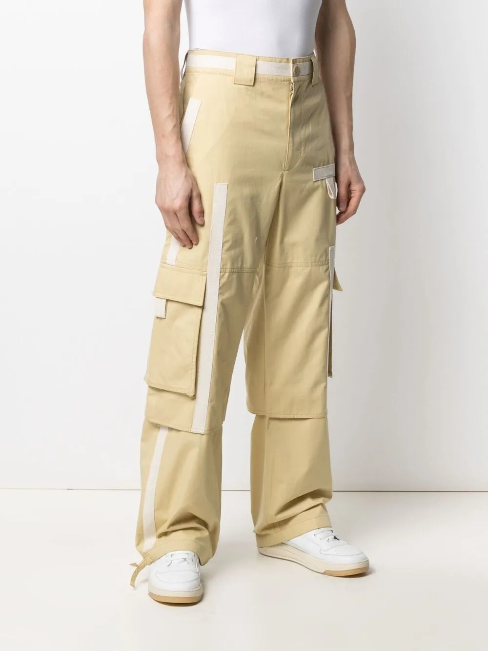 фото Jacquemus брюки карго le pantalon alzu