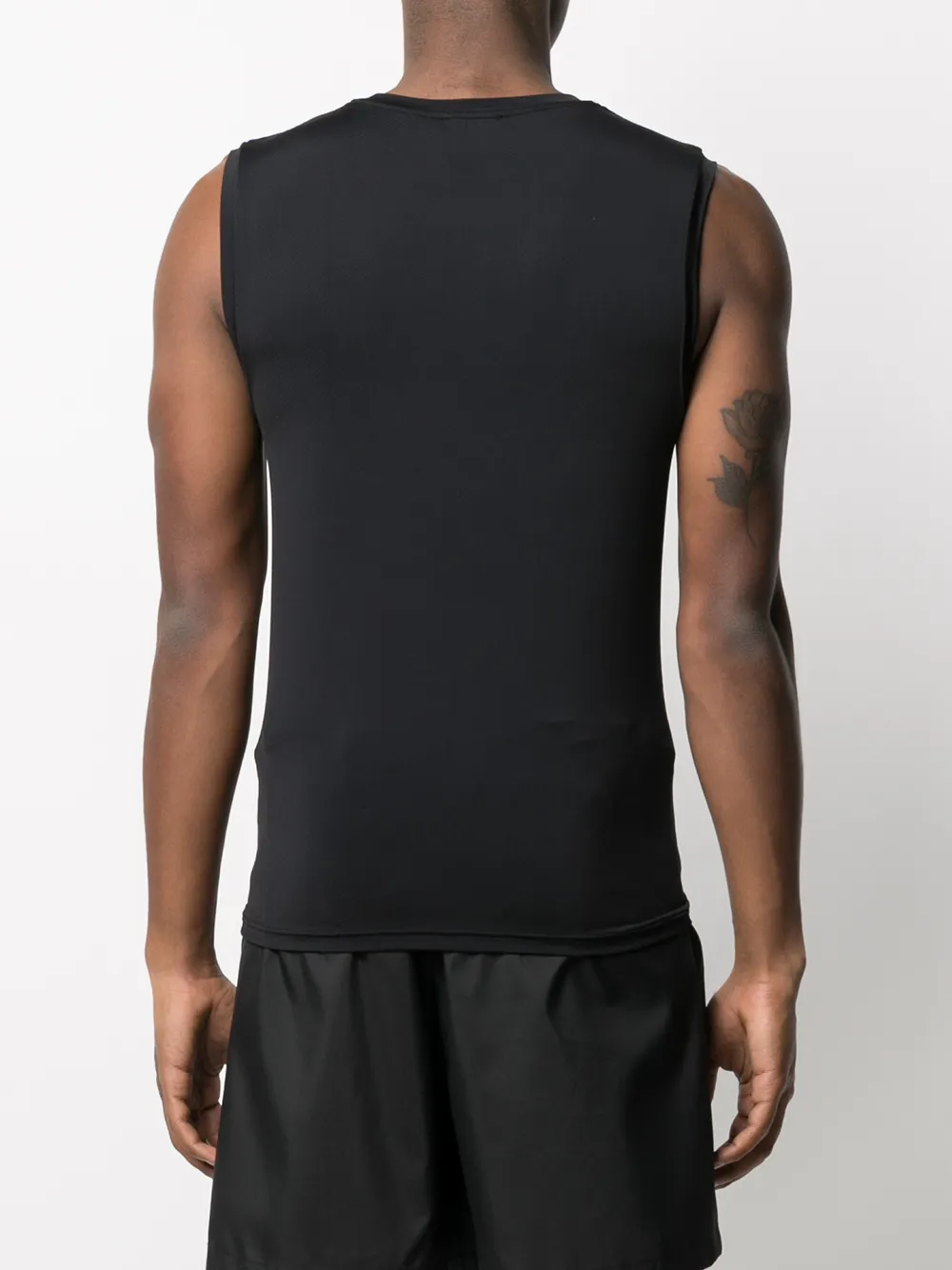 фото Emporio armani топ с логотипом