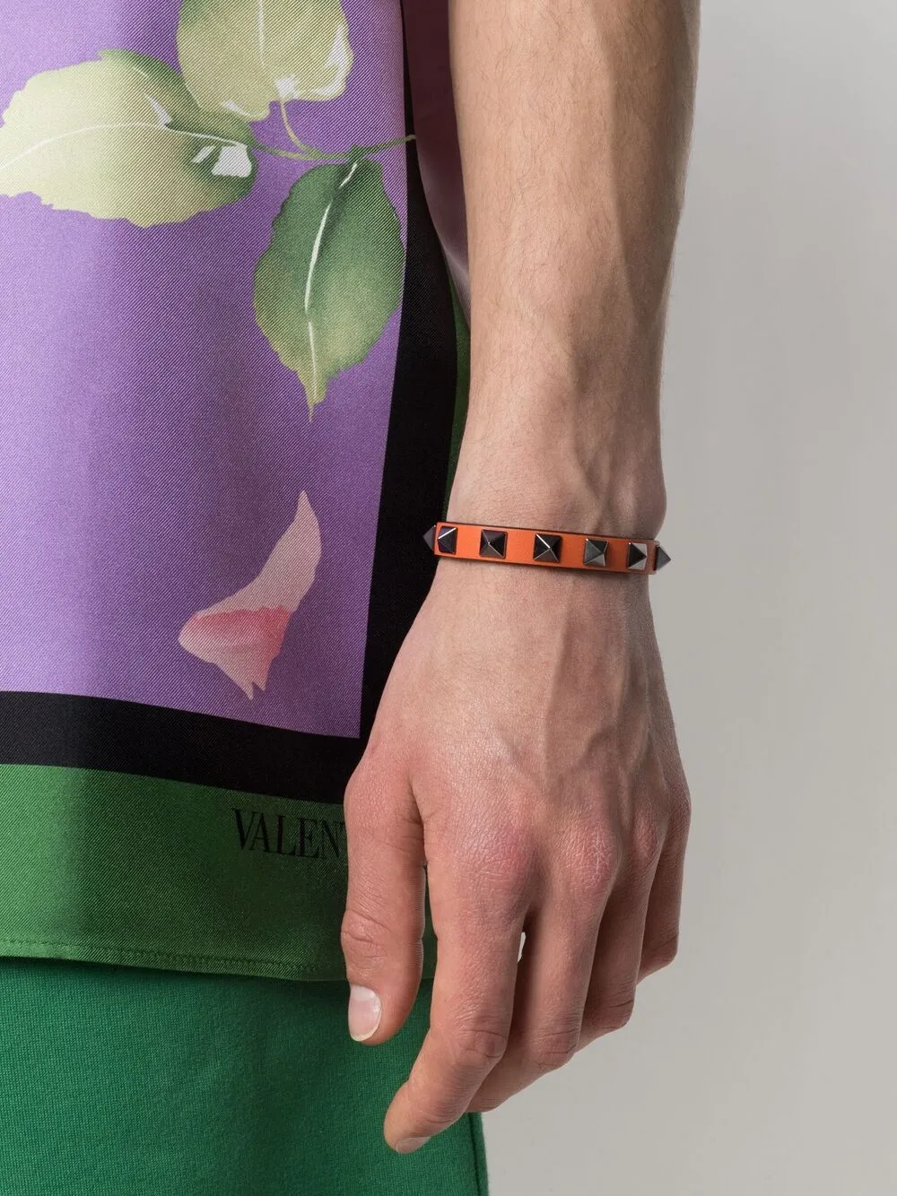 фото Valentino garavani браслет rockstud