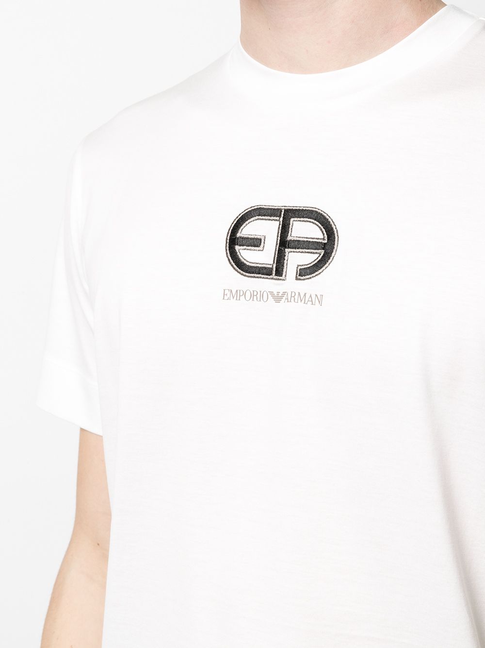 фото Emporio armani футболка с вышитым логотипом