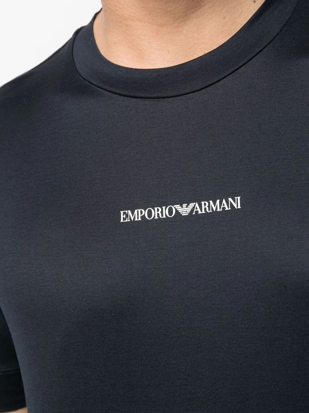 фото Emporio armani футболка с логотипом