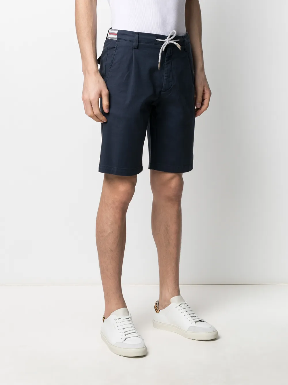 фото Eleventy шорты чинос с кулиской