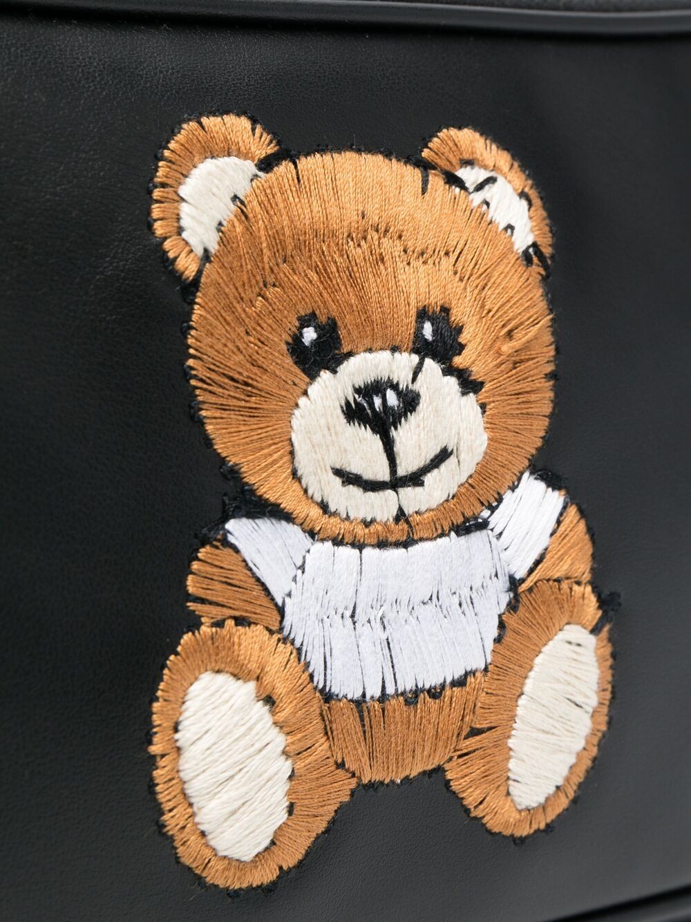 фото Moschino сумка через плечо с вышивкой teddy