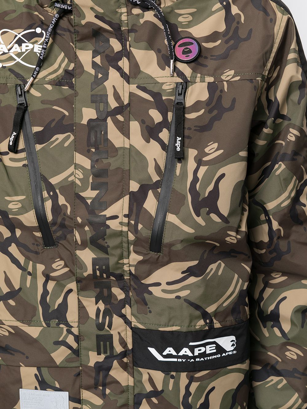 фото Aape by *a bathing ape® куртка с капюшоном и камуфляжным принтом