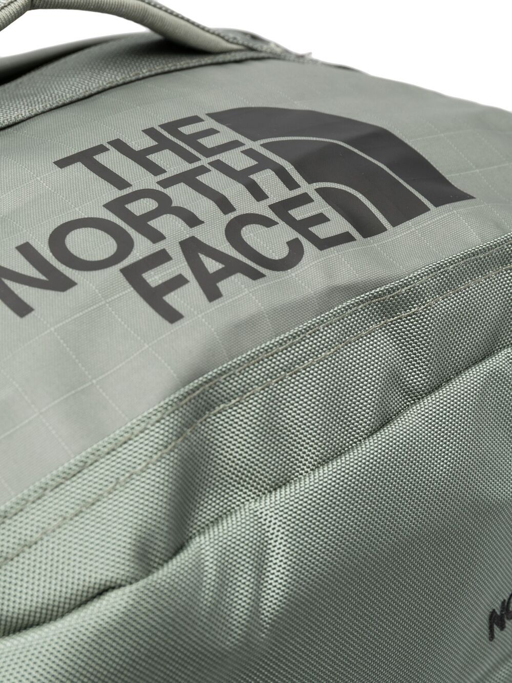 фото The north face рюкзак base camp с вышитым логотипом