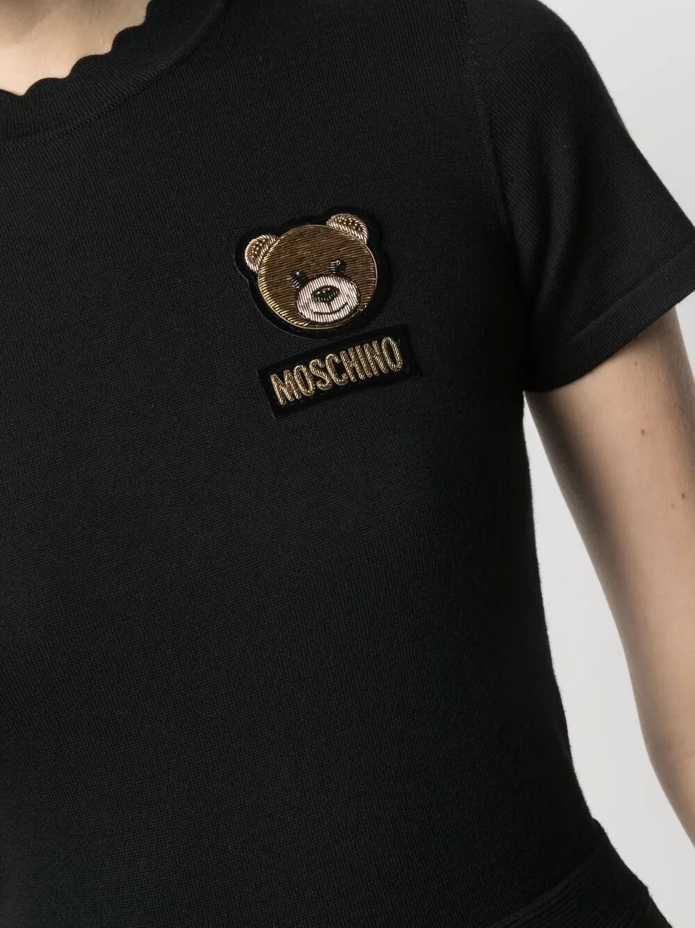 фото Moschino платье с нашивкой teddy bear и фестонами