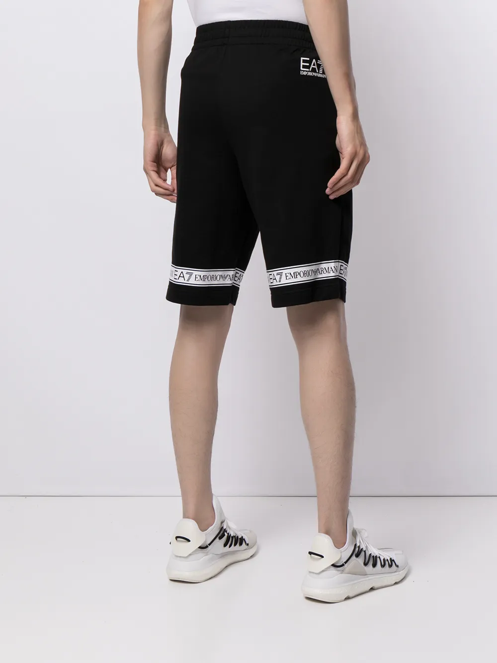 фото Ea7 emporio armani спортивные шорты с логотипом