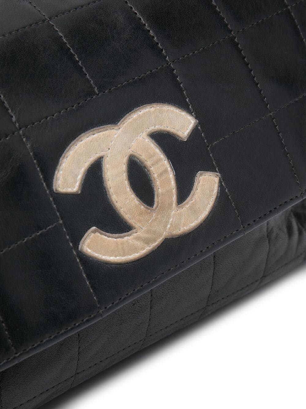 фото Chanel pre-owned сумка на плечо choco bar 2000-х годов с логотипом cc