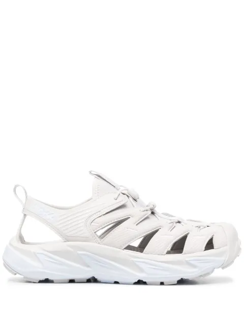Hoka One One с вырезами