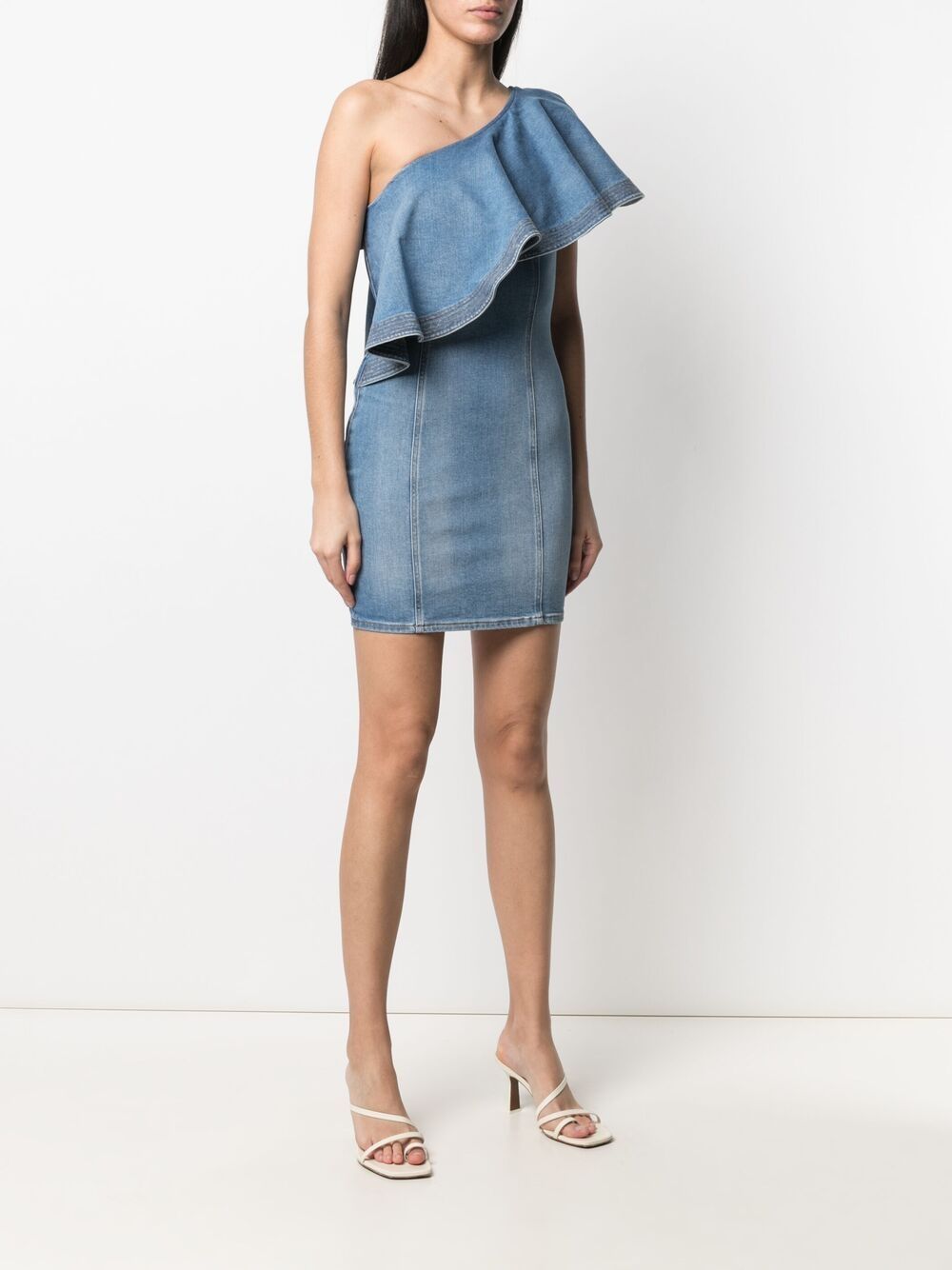 фото Elisabetta franchi джинсовое платье мини на одно плечо