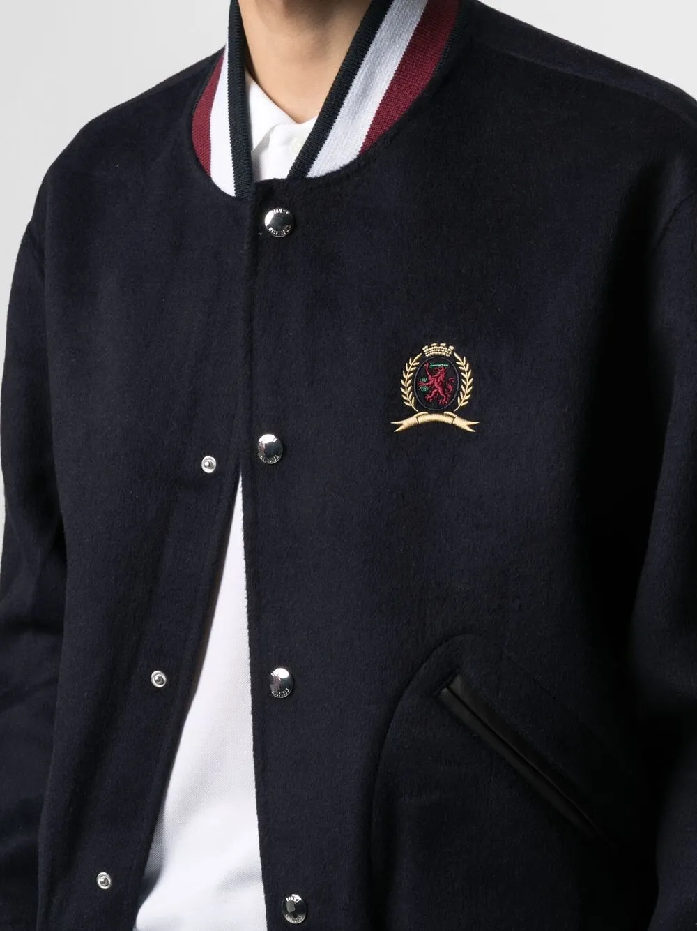 фото Hilfiger collection бомбер с вышивкой