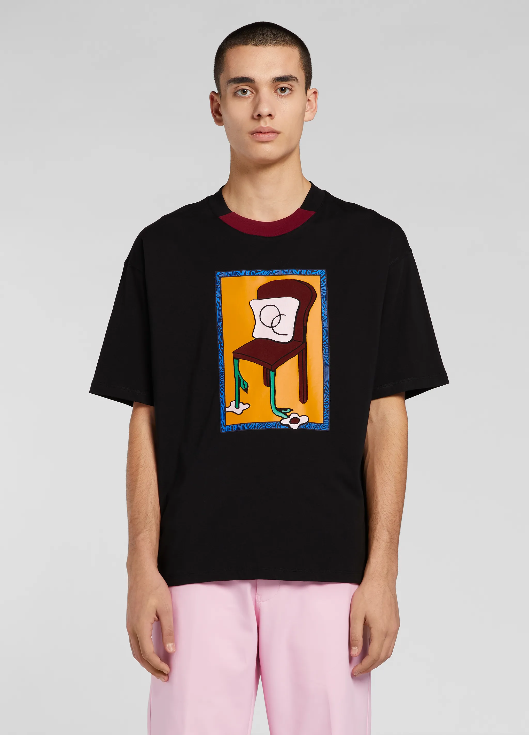 FLOWER CHAIR PRINT S/S T-SHIRT