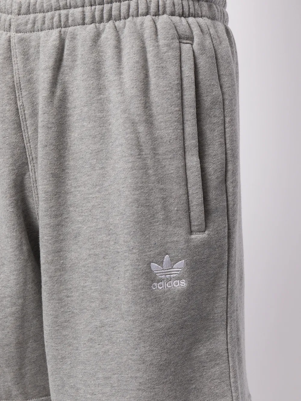 фото Adidas спортивные шорты essential