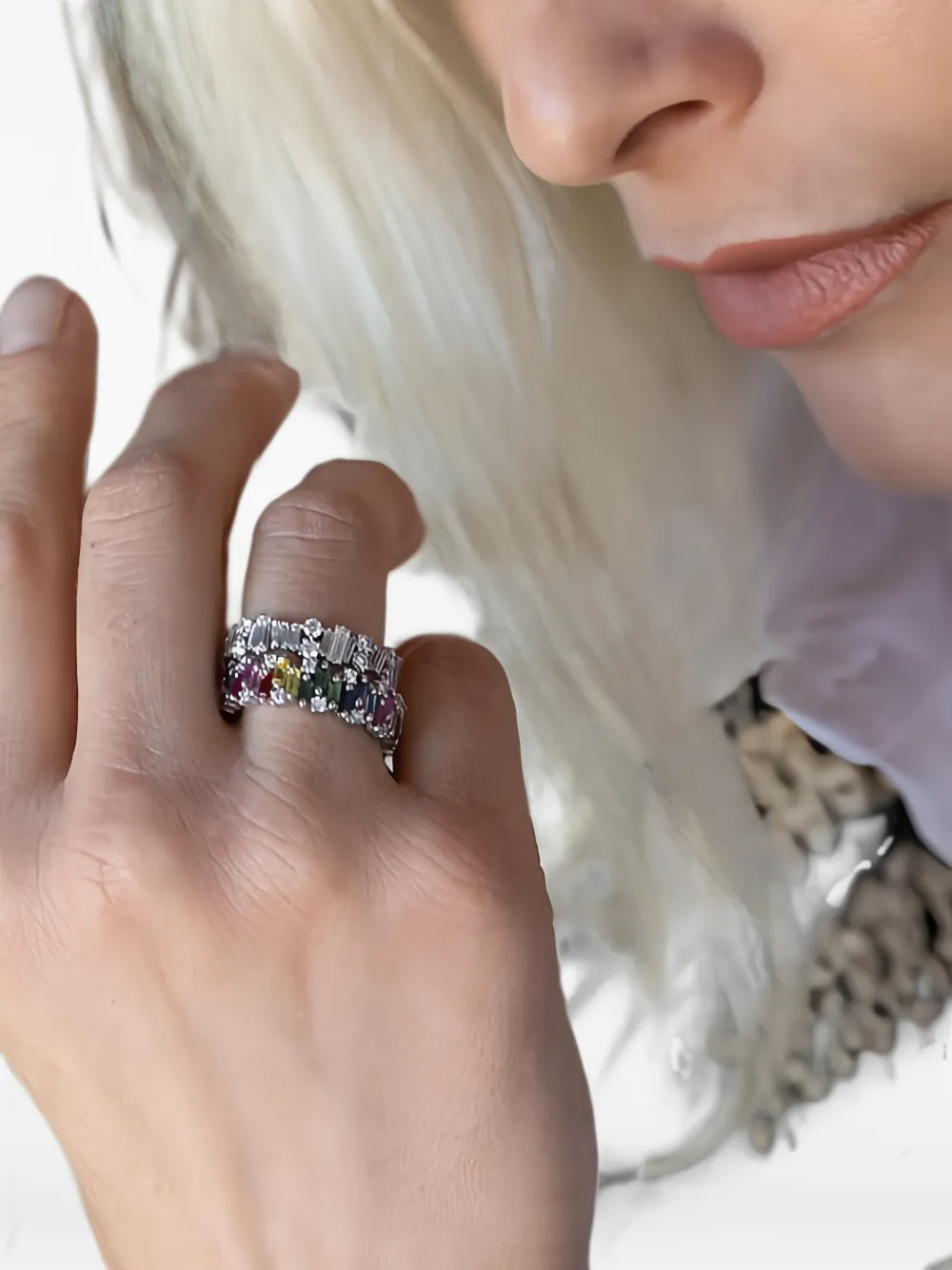 Suzanne Kalan 18K white gold Rainbow sapphire and diamond ring - Argento