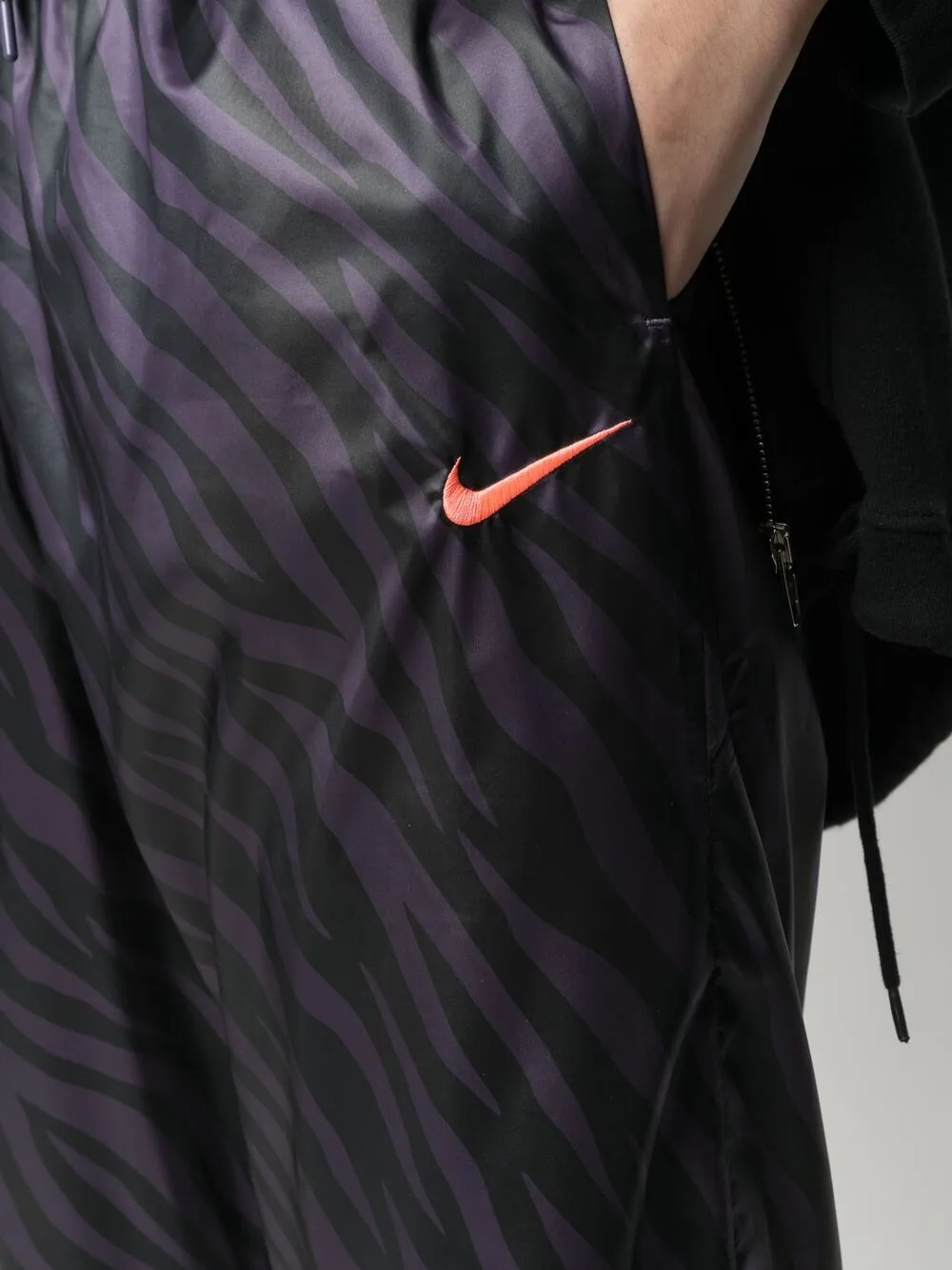 фото Nike спортивные брюки sportswear icon clash