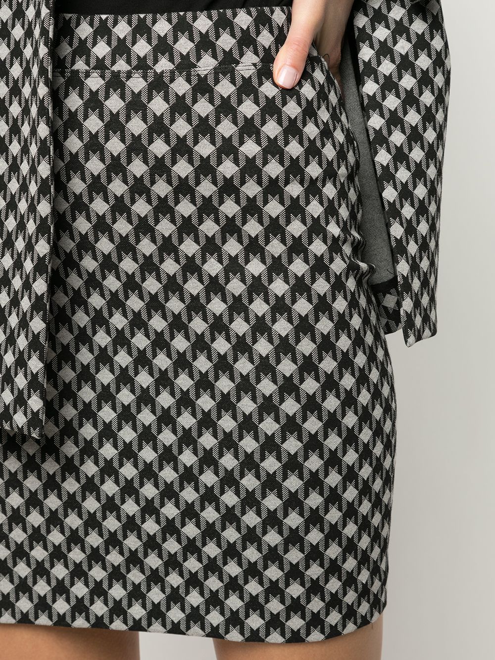 Shop Rosetta Getty Houndstooth Tapered Miniskirt In Schwarz