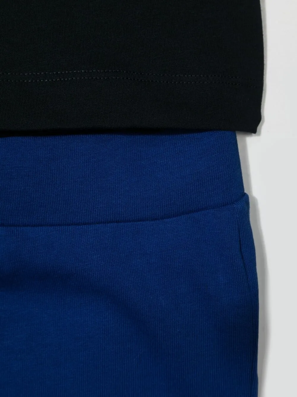 фото Emporio armani kids комплект из футболки и шортов