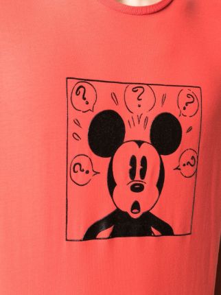 Mickey Mouse 图案T恤展示图