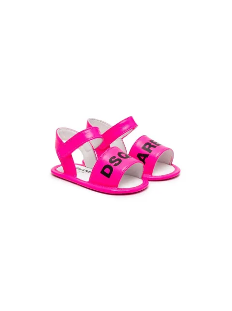 Dsquared2 Kids صندل بسير لمس وطبعة شعار الماركة
