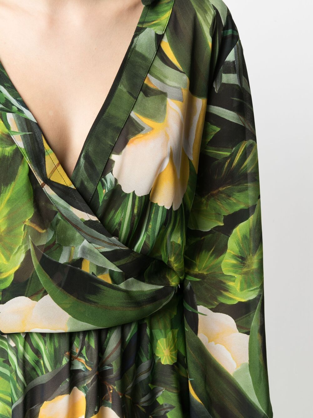 Shop Liu •jo Tropical-print Midi Dress In Green