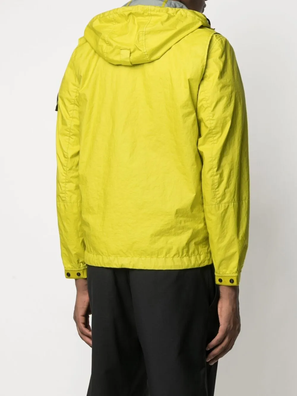 фото Stone island куртка с нашивкой на рукаве