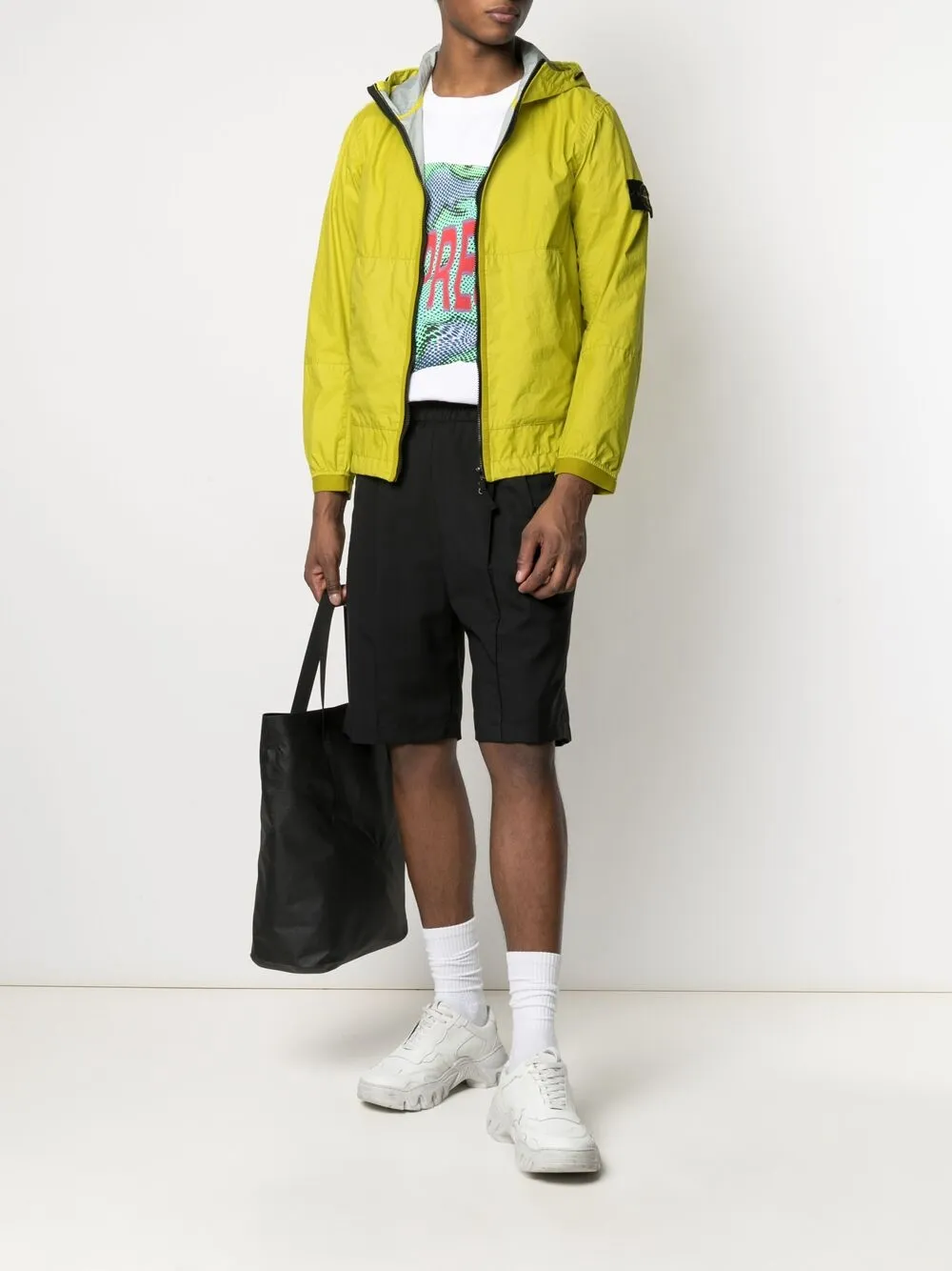 фото Stone island куртка с нашивкой на рукаве