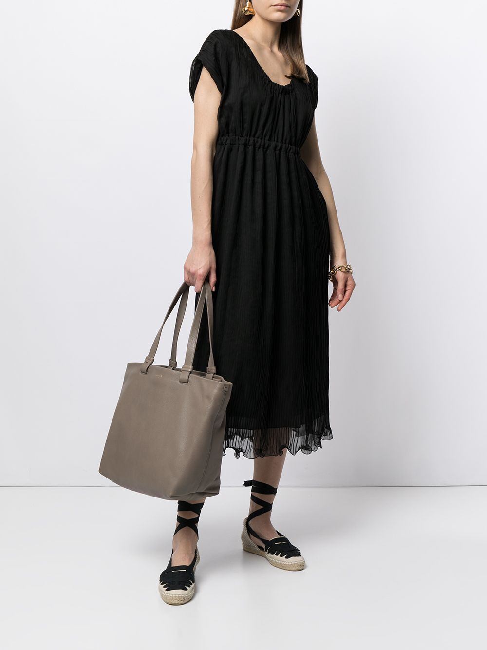 фото Giorgio armani платье миди с u-образным вырезом и короткими рукавами