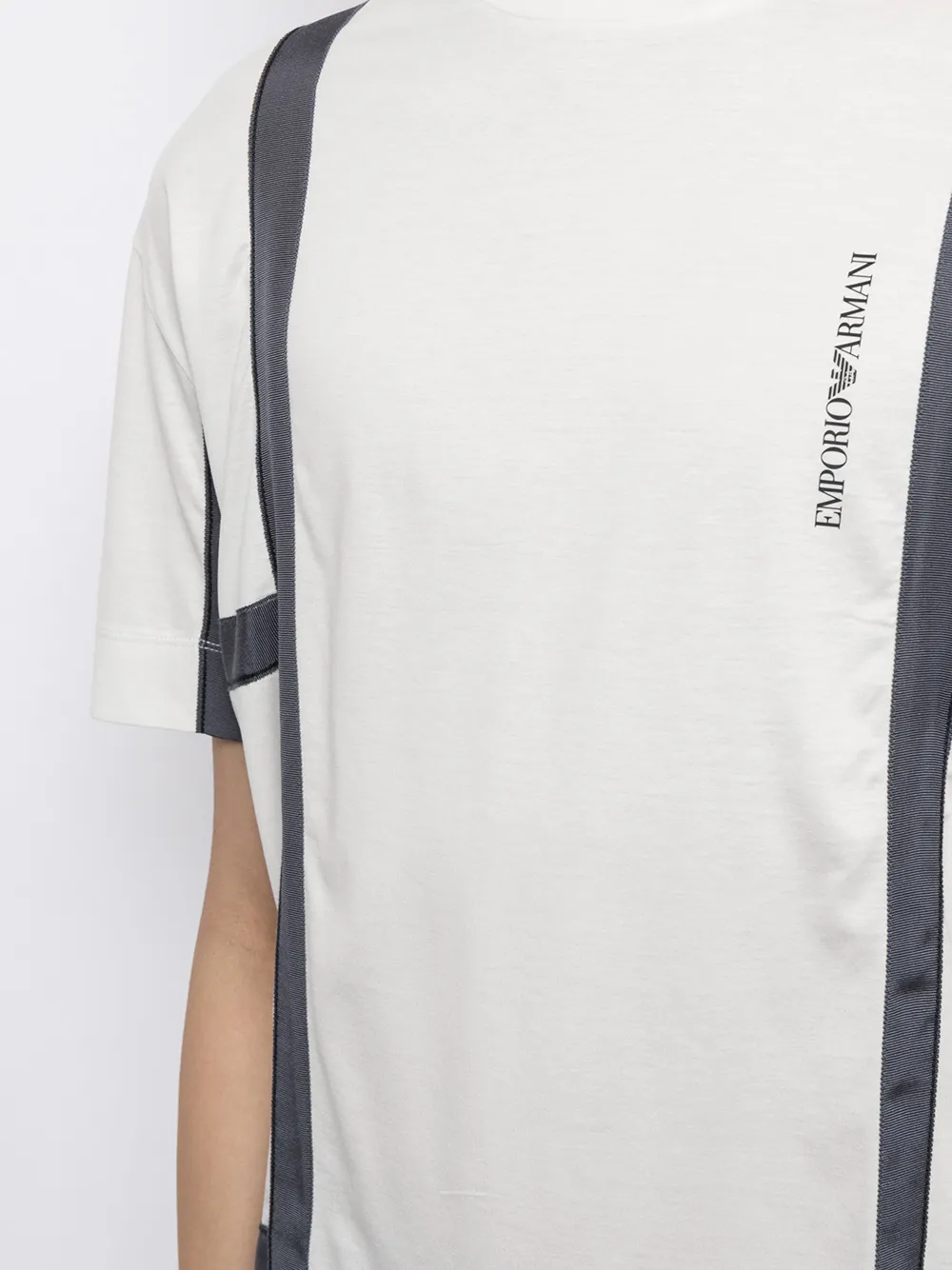 фото Emporio armani футболка с логотипом и контрастными вставками