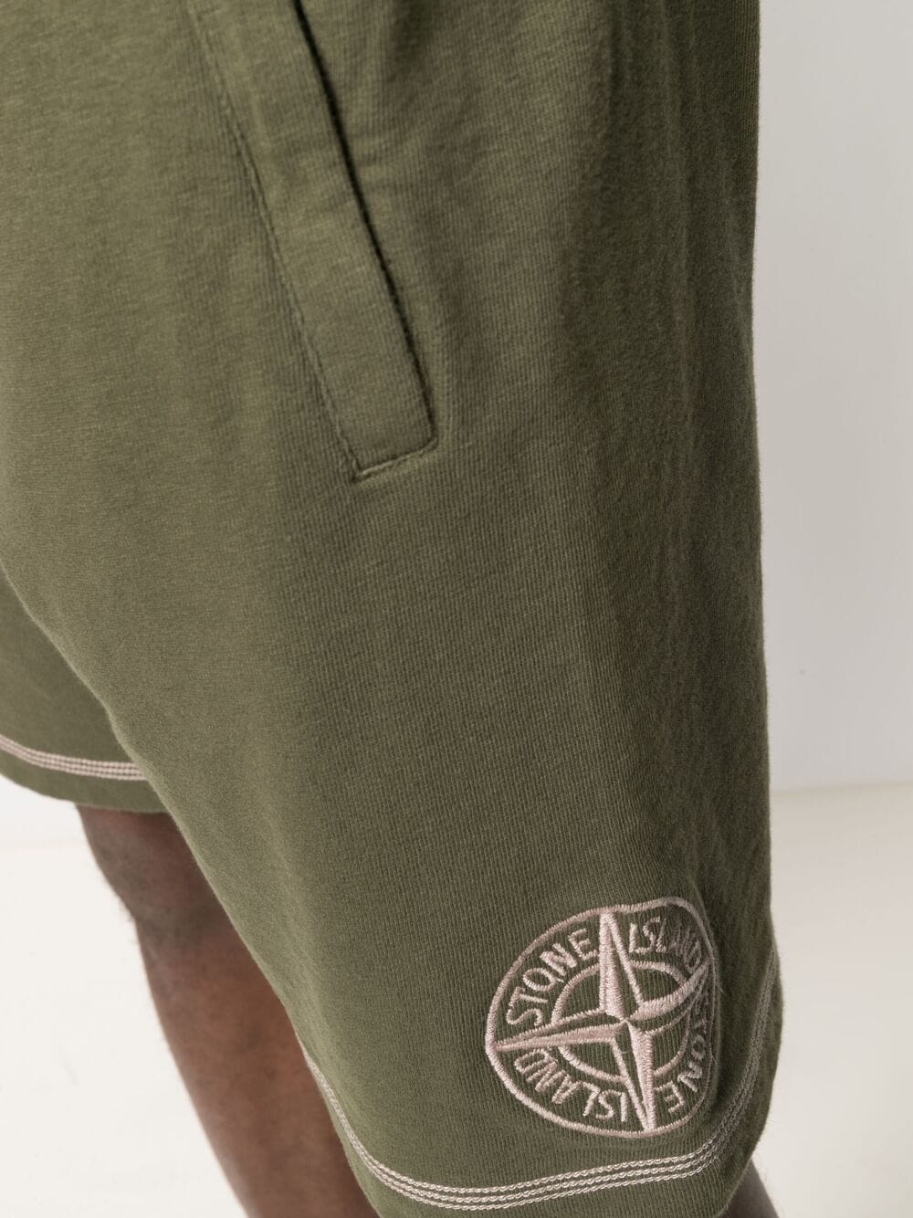 фото Stone island шорты с вышитым логотипом